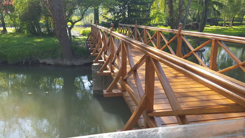 Poncage et peinture d'un pont