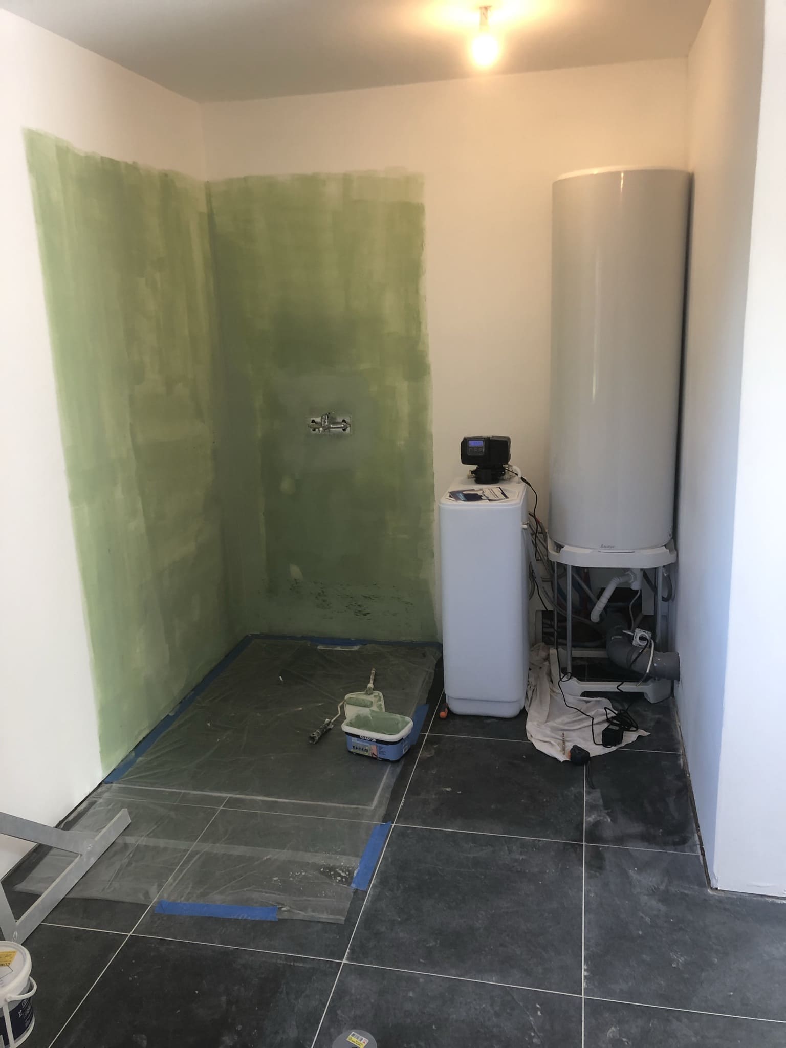 Réamenagement de maison abandonné Preparation avant faïence